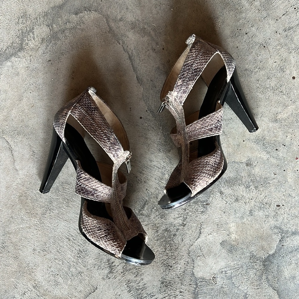 Michael Kors heels - Picture 3 of 6